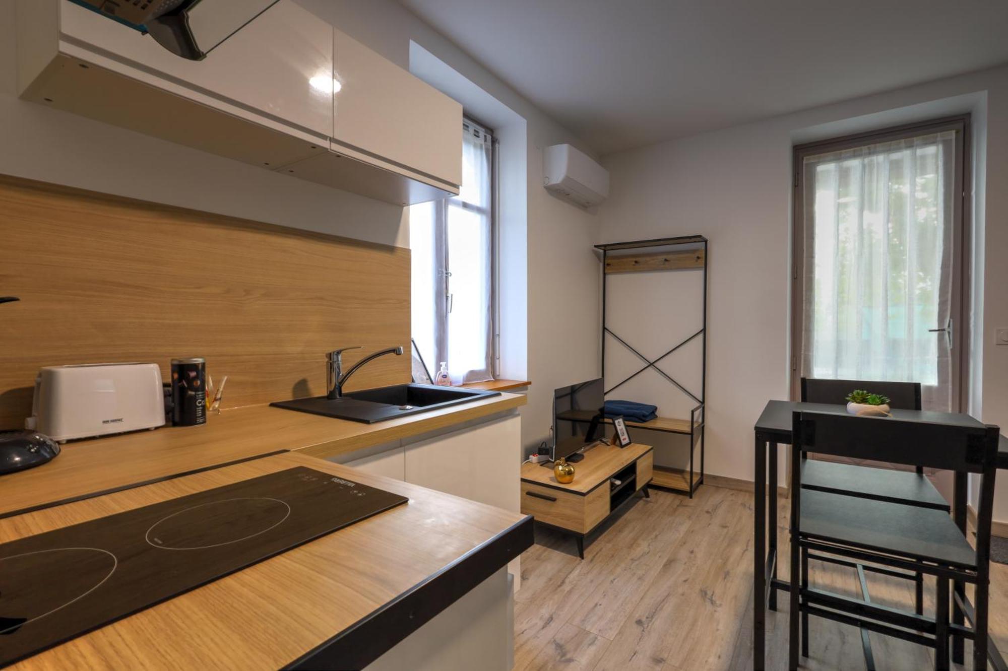 Le Westy 2 Apartment Hieres-Sur-Amby Exterior photo